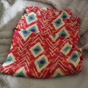Lularoe leggings tall and curvy